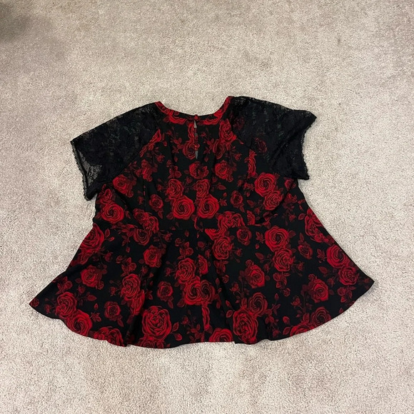 Torrid Peplum Crepe Lace Sleeve Top - Picture 7 of 8